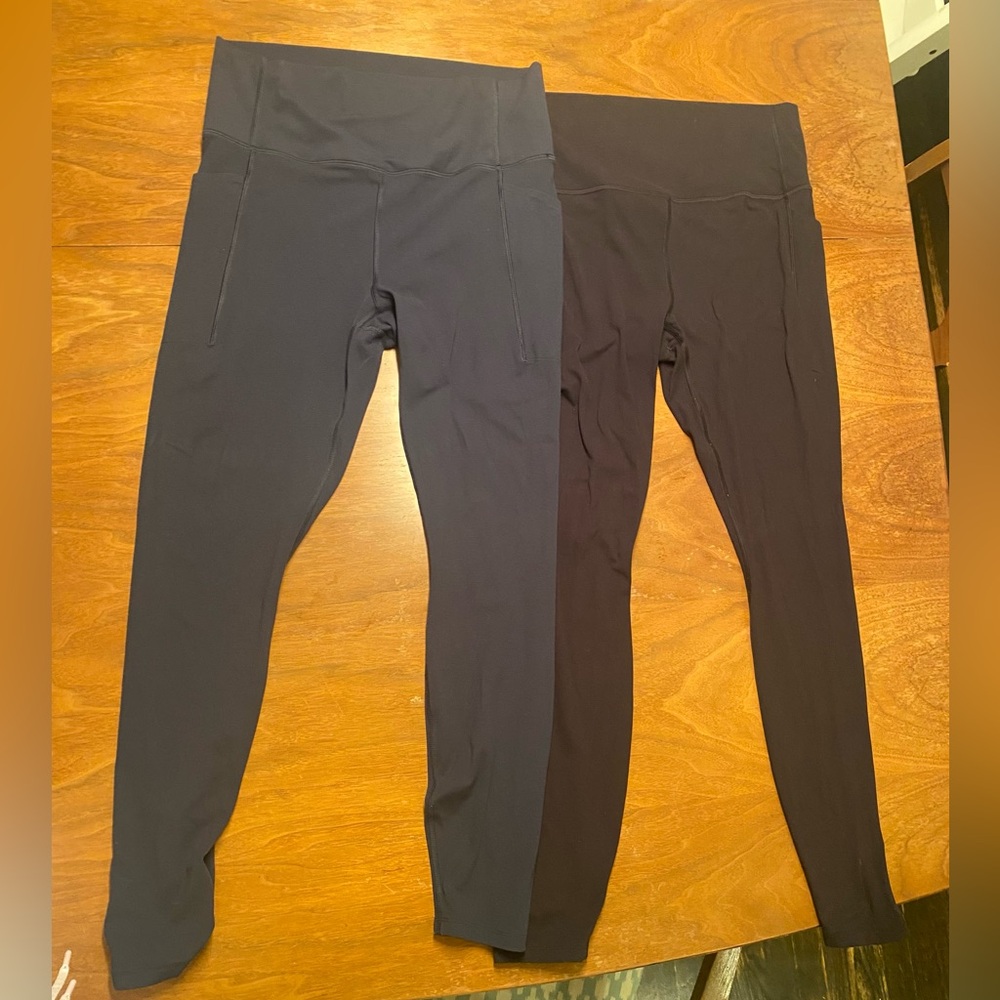 2 Size Large Women’s Everyday Soft Ultra High Rise Leggings in Navy & Black